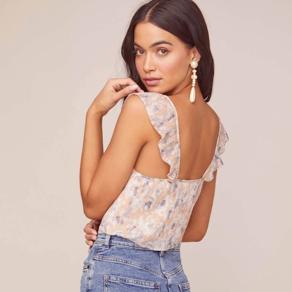 NWT ASTR the label Rue Top Peach Grey Floral - Picture 3 of 6